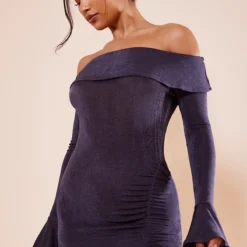 Robe Très Moulante En Acétate Kaki à Manches évasées Et Col Bardot