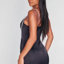 Robe Moulante Satinée Noire à Bretelles Et Buste Strassés -Pas Cher Robe Tendre Magasin 09719105cd9bba0b15cb7338f0ba809f7dd5ce89 cnc3018 2