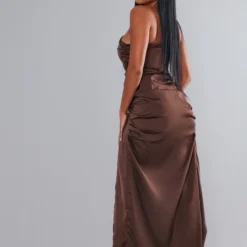 Robe Longue Asymétrique Satinée Froncée Marron Chocolat Fendue -Pas Cher Robe Tendre Magasin 098614e2d27bba0a4c106ee4de2c50cba58d2dac cnc9988 2