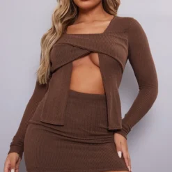 Robe Cache-coeur Moulante Côtelée Chocolat à Découpes