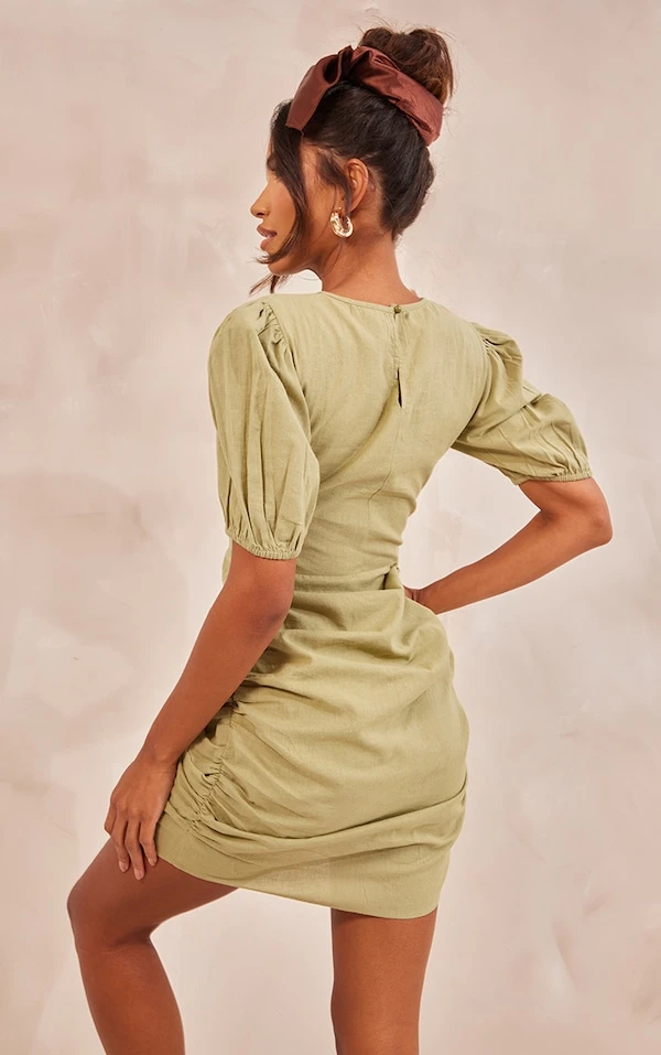 Robe Moulante Effet Lin Kaki à Col Rond Et Jupe Froncée 2 Robe Moulante Effet Lin Kaki à Col Rond Et Jupe Froncée – Image 2