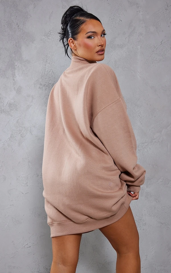 Zero Robe Pull Oversize Café Au Lait à Slogan United States Et Col Montant 2 Zero Robe Pull Oversize Café Au Lait à Slogan United States Et Col Montant – Image 2