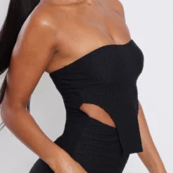 Robe Bustier Texturée Noire à Ourlet Tombant -Pas Cher Robe Tendre Magasin 13f9f5ca007a029d3dc4586857f3831a586f7781 cnf0252 4