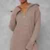 Robe Pull Oversize Côtelée Café Au Lait à Col Haut Et Demi-zip