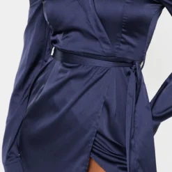 Robe Portefeuille Mi-longue Satinée Bleu Marine à Col Bardot Replié -Pas Cher Robe Tendre Magasin 1b93a40bd8cd68c75ac6adac62b4f71ccc27632f clz7367 5