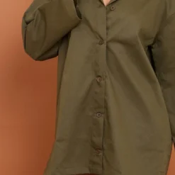 Robe Chemise Oversize Kaki Tissée Fendue 8 Robe Chemise Oversize Kaki Tissée Fendue -Pas Cher Robe Tendre Magasin 294bf97de54953360ddccf008efdfec78d3a6f24 cna0940 4