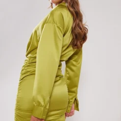 Robe Chemise Vert Olive Satinée à Décolleté Et Jupe Froncée 6 Robe Chemise Vert Olive Satinée à Décolleté Et Jupe Froncée -Pas Cher Robe Tendre Magasin 30e4682e0e59d49d542c1df19cc1981e0dcb88b4 cnb7424 2