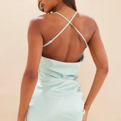 Robe Moulante Sauge Satinée Lacée à Volants Et Col Bénitier -Pas Cher Robe Tendre Magasin 374e3fb52635498d8c8938a2c0b345fb3197c908 cnd0351 2