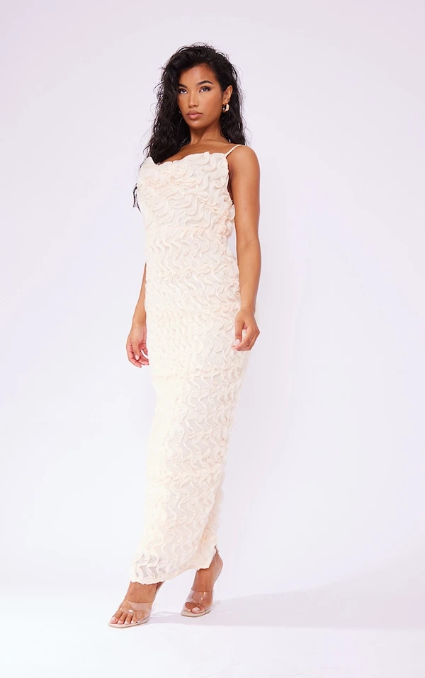 Robe Longue En Mousseline De Soie Crème Volantée à Col Bénitier Et Bretelles 3 Robe Longue En Mousseline De Soie Crème Volantée à Col Bénitier Et Bretelles – Image 3