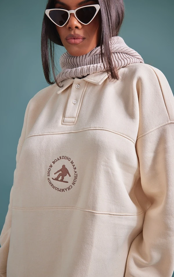 Zero Robe Pull Crème En Polaire à Slogan Ski Et Col Polo 3 Zero Robe Pull Crème En Polaire à Slogan Ski Et Col Polo – Image 3