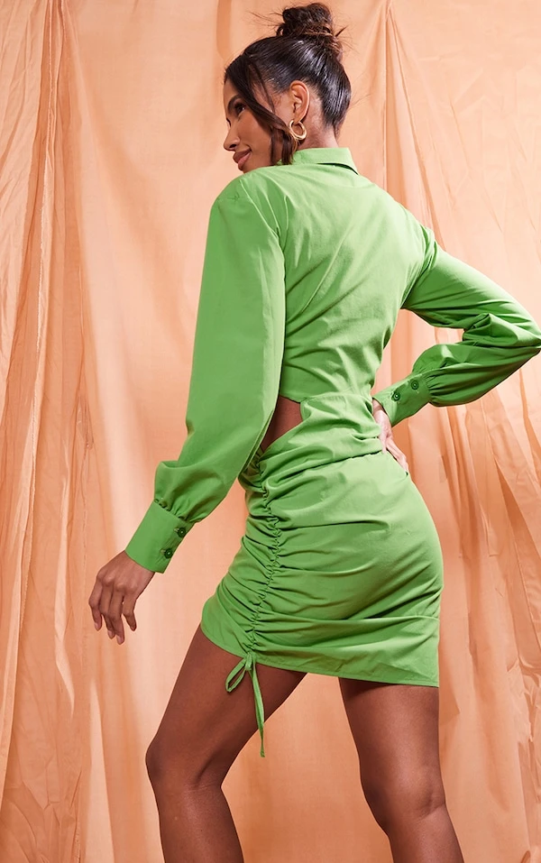 Robe Chemise Froncée Verte à Boutons Et Côtés Découpés 2 Robe Chemise Froncée Verte à Boutons Et Côtés Découpés – Image 2