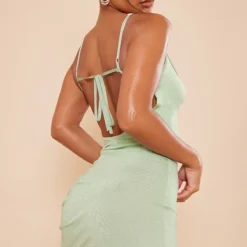 Mini Robe Sauge En Maille Tricot Pailletée à Bretelles Et Col Bénitier