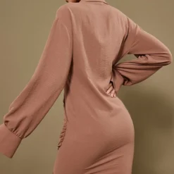 Robe Chemise Tissée Chocolat Texturée Très Décolletée à Manchettes évasées -Pas Cher Robe Tendre Magasin 4696aa838dca87f8dc824fc49df40e409550f5a5 cnb9161 2