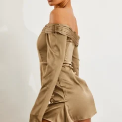 Robe Droite Satinée Plissée Kaki à Col Bardot Et Manches évasées 6 Robe Droite Satinée Plissée Kaki à Col Bardot Et Manches évasées -Pas Cher Robe Tendre Magasin 4c0f80b9f66de4fbe24498152ede160c42e241ce cnc6159 2