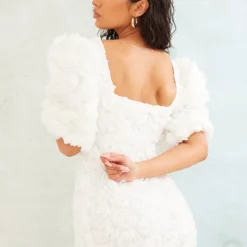 Robe Moulante Blanche Rose Appliquée à Col Bardot Et Détail Bonnets -Pas Cher Robe Tendre Magasin 4c1f7a00befe6b560046fbe58fe0ab27a3294779 cnd2175 2
