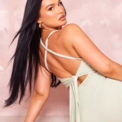 Robe Mi-longue Côtelée Douce Vert Sauge Découpée Nouée Dans Le Dos 8 Robe Mi-longue Côtelée Douce Vert Sauge Découpée Nouée Dans Le Dos -Pas Cher Robe Tendre Magasin 4d9698c1c8cda693bc21237b8400772b35bb0788 cne6558 4