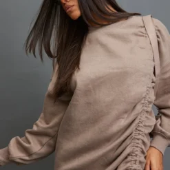 Robe Pull Oversize Taupe En Sweat Froncé Oversize à Col Ras -Pas Cher Robe Tendre Magasin 4dfe291d510a7b10877514e5a0f8d7b344be9ecd cnd1269 4