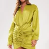 Robe Chemise Vert Olive Satinée à Décolleté Et Jupe Froncée