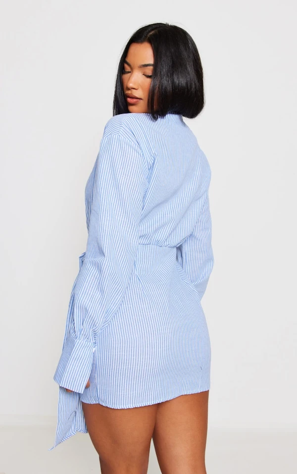 Robe Chemise Rayée Bleu Clair à Boutons Et Noeud 2 Robe Chemise Rayée Bleu Clair à Boutons Et Noeud – Image 2