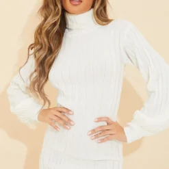 Robe Pull à Col Roulé Et Maille Tricot Côtelée Crème