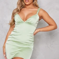 Robe Droite Vert Sauge Satinée à Dos Lacé Et Buste Froncé -Pas Cher Robe Tendre Magasin 509a4386f095d84cbb3bf183b747c56de1001534 cnd5909 2