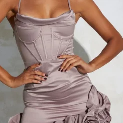 Robe Moulante Style Corset Satinée Rouille à Col Bénitier Et Ourlet Volanté -Pas Cher Robe Tendre Magasin 532dd549bbb0d700ab86ee3f5e000c88a5537543 cmt9168 5