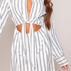 Robe Chemise Rayée Grise à Manches Longues Et Détail Noué Devant -Pas Cher Robe Tendre Magasin 5512fd9c6dbc825e7cd4c497dca75faffee05e0e cne2857 4