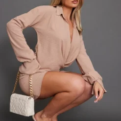 Robe Chemise Tissée Taupe Texturée Très Décolletée à Manchettes évasées -Pas Cher Robe Tendre Magasin 5629ce0dac38965ada162bf56ca466d647dd43a5 cnd0597 3