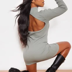 Robe Moulante Très Côtelée Vert Sauge Kaki à Col Montant Et Ouverte Au Dos -Pas Cher Robe Tendre Magasin 593bcdabcd067c3c04eac398058c7dfe75231874 cna3071 1