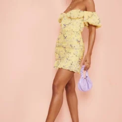 Robe Moulante Froncée En Mousseline De Soie Jaune Fleurie à Col Bardot Et Manches Bouffantes 7 Robe Moulante Froncée En Mousseline De Soie Jaune Fleurie à Col Bardot Et Manches Bouffantes -Pas Cher Robe Tendre Magasin 59f683d92a68389286142ed1cc764afc67183a3d cmy8573 4