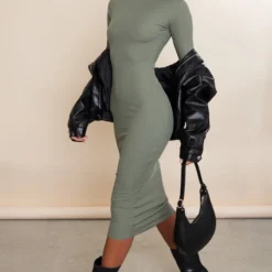 Robe Mi-longue Kaki à Col Haut Et Manches Courtes