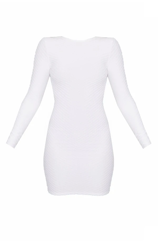 Robe Moulante Texturée Blanche Nouée Et Ouverte Dans Le Dos à Manches Longues 5 Robe Moulante Texturée Blanche Nouée Et Ouverte Dans Le Dos à Manches Longues – Image 5