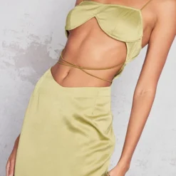Robe Longue Satinée Vert Olive à Découpes Et Bretelles -Pas Cher Robe Tendre Magasin 5c9377eb6e4da3aab18efeb1c8fb01859f62f117 cne1426 4