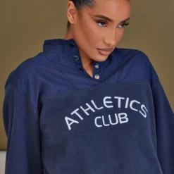 Robe Pull En Polaire Bleu Marine à Slogan Athletics Et Boutons-pression -Pas Cher Robe Tendre Magasin 5f5d228426cc1ddcc9704eeb3160f69f8b1c3ce4 cnc6642 4