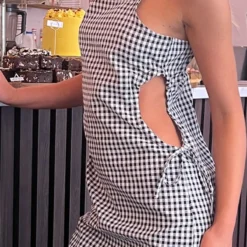 Robe Moulante Découpée Noire Et Blanche à Carreaux Et Côtés Froncés -Pas Cher Robe Tendre Magasin 62a67a46294a9e88aa088d028d9dc19277a2ea6b cnd6429 4