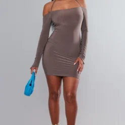 Robe Très Moulante Café Au Lait à Col Carré Et Liens Noués 6 Robe Très Moulante Café Au Lait à Col Carré Et Liens Noués -Pas Cher Robe Tendre Magasin 66858ad41286b6f1c88666469806b481c505b90d cnc7751 3