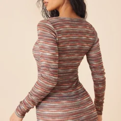 Robe Moulante Côtelée à Rayures Marron Et Manches Longues -Pas Cher Robe Tendre Magasin 687dc982c186aac69d42f17e35c3001022501337 cnd4307 2