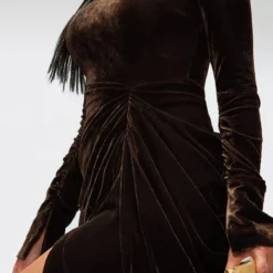 Robe Mi-longue Fendue En Velours Drapé Chocolat à Col Montant Et Manches 8 Robe Mi-longue Fendue En Velours Drapé Chocolat à Col Montant Et Manches -Pas Cher Robe Tendre Magasin 6ade3f8c2fb0514a6edc2168b604eb64e086aeff cnb8008 4