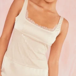 Robe Moulante Satinée Nude à Parties En Dentelle Et Bretelles -Pas Cher Robe Tendre Magasin 743d168be8022a373c0edffcef69e3e17ce9d569 cne1376 4