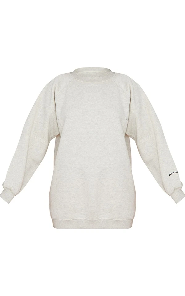 PRETTYLITTLETHING Robe En Sweat Avoine Oversize à Manches Raglan 6 PRETTYLITTLETHING Robe En Sweat Avoine Oversize à Manches Raglan – Image 6