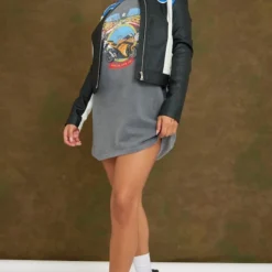 Robe En Sweat Gris Anthracite Oversize à Imprimé Chicago Riders 7 Robe En Sweat Gris Anthracite Oversize à Imprimé Chicago Riders -Pas Cher Robe Tendre Magasin 85b112b3e1ae0f34b0929f089907514a5e2dd22c cnb7190 3