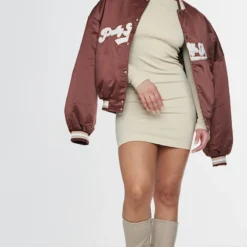 Robe Moulante Côtelée Structurée Sable Clair Froncée à Détail Contours -Pas Cher Robe Tendre Magasin 8832f270389b728a45feb2c6c0cb84dcc1056545 cnc6727 3