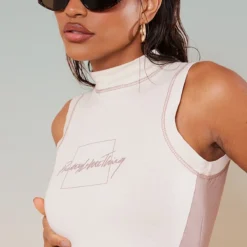 PRETTYLITTLETHING Robe Moulante Gris Pierre à Coutures Contrastantes Et Dos Nageur -Pas Cher Robe Tendre Magasin 895e774a260d0671049691493e4c92489ecd1fa7 cnc2662 5