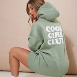 Robe Pull Oversize Sauge Doublure En Polaire Ă Capuche Et Slogan Cool Girl