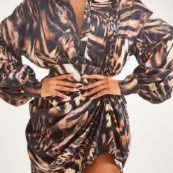 Robe Droite Satinée Marron Imprimé Animal à Manches Oversize Et Jupe Drapée -Pas Cher Robe Tendre Magasin 8c1f94f57251a61372b4c3e1a7acc0225fc20446 cnd5884 4
