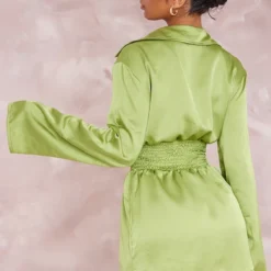Robe Chemise Satinée Vert Olive à Taille Froncée -Pas Cher Robe Tendre Magasin 8c32ec9d042b50a69c75fb42eb55ed56a3170e1c cne1414 2