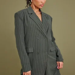 Robe Blazer Oversier Kaki Sauge à Fines Rayures Et Double Boutonnière -Pas Cher Robe Tendre Magasin 8dc4c2fcb18b49fae072ecd20d380f437edd4ef9 cnc2878 3