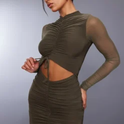 Robe Très Moulante Froncée Kaki Mousse Découpée à Manches En Mesh
