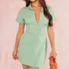 Robe Chemise Effet Lin Vert Sauge à Manches Courtes Et Taille Ceintrée