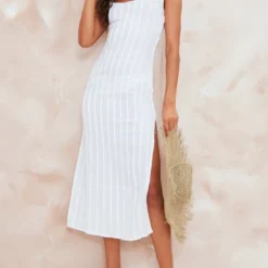 Robe Mi-longue Effet Lin Blanche Plissée Fendue Sur Le Côté